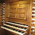 La Console de l'orgue de Saint Taurin 2